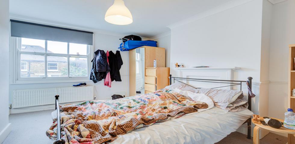 			2 Bedroom, 1 bath, 1 reception Apartment			 Charteris Road, QUEENS PARK